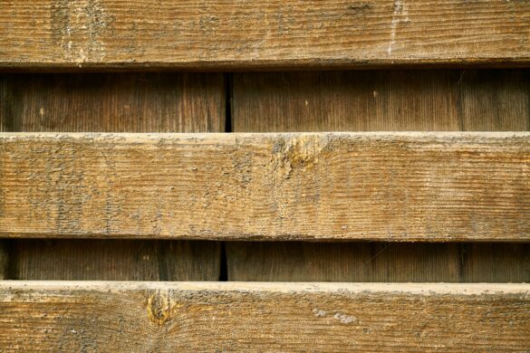 Een houten krat ombouwen tot verrijdbare plantenkast